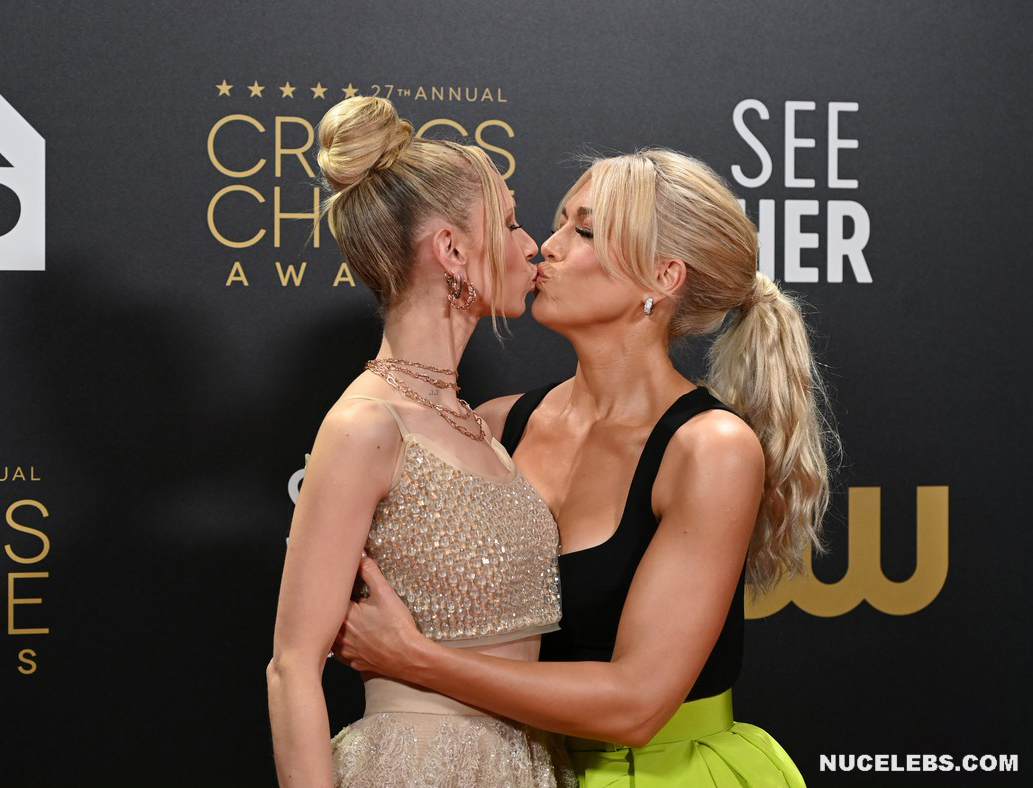 Public Pressing Actresses Boobs - Hannah Waddingham & Juno Temple Hot Lesbian Kiss - NuCelebs.com