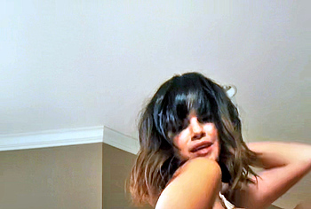 Selena Gomez leaked nude