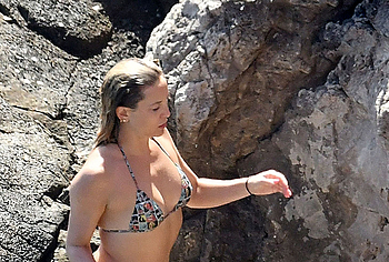 Kate Hudson sexy bikini
