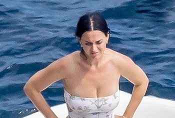 Katy Perry boobs