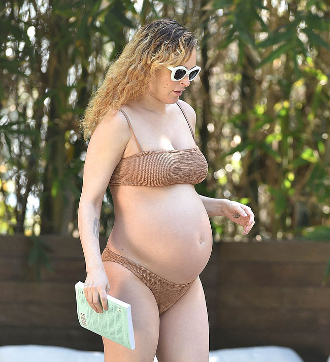 Rumer Willis Pregnant And Bikini Photos