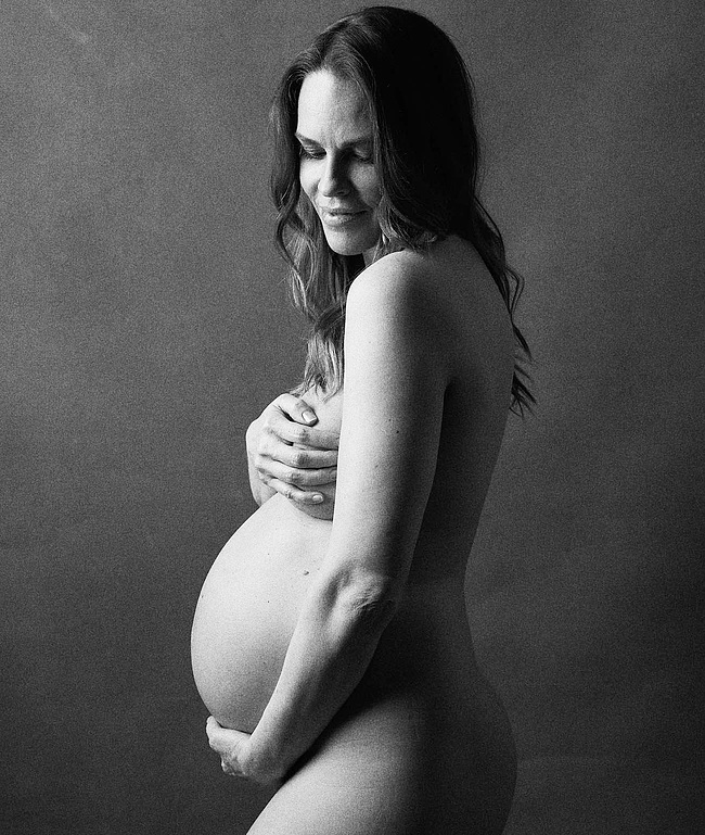 Hilary Swank Nude Pregnant And Bikini Photos