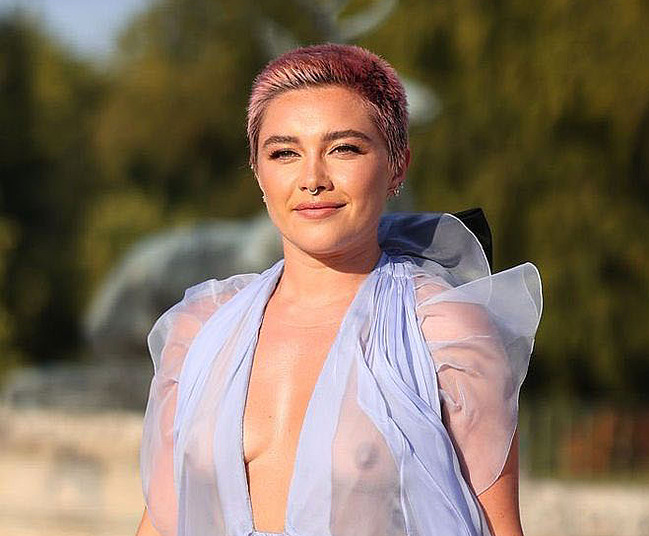 Florence Pugh Bare Tits in Transparent Dress