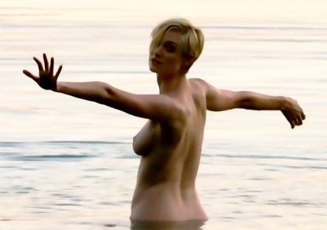 Elizabeth Debicki Nude And Erotic in The Night Manager