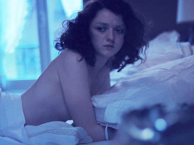 Maisie Williams Nude Topless And Underwear Scenes