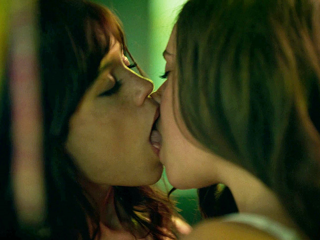 Jenna Ortega Nipslip And Lesbian Scenes