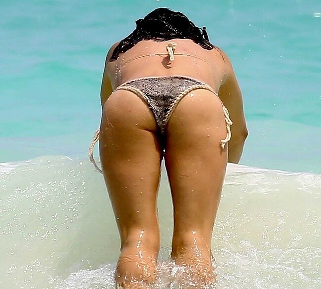 Michelle Rodriguez Paparazzi Sexy Bikini Shots