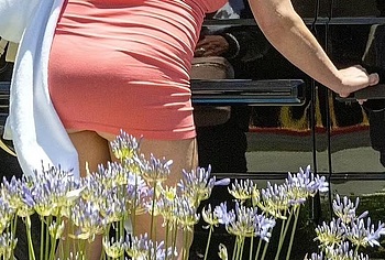 Britney Spears upskirt