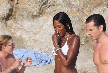 Naomi Campbell oops