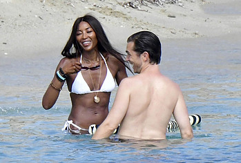 Naomi Campbell oops