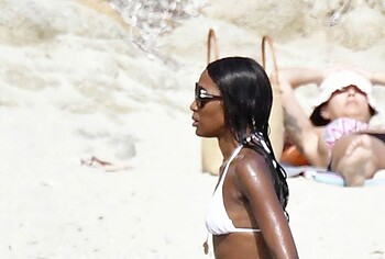 Naomi Campbell sexy