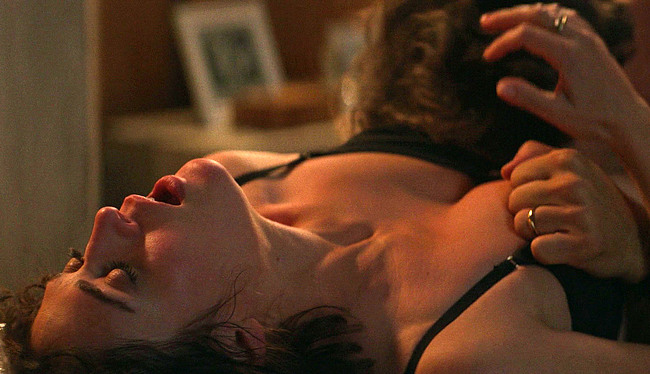 Lizzy Caplan sex tape