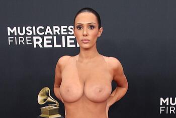 Bianca Censori celebrity pussy