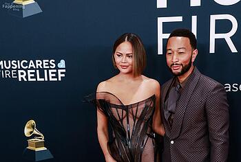 Chrissy Teigen exposed