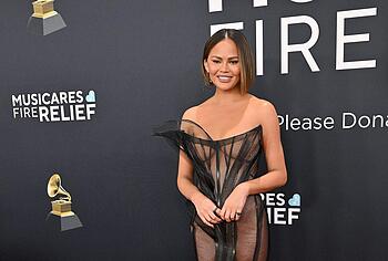 Chrissy Teigen tits