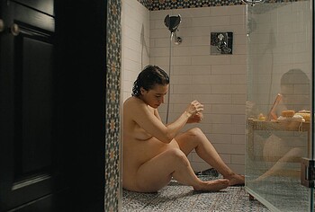 Ilana Glazer nudes