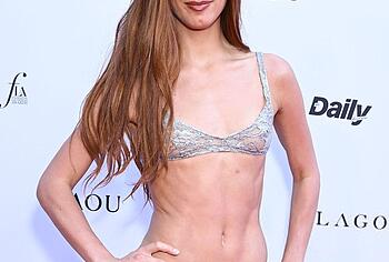 Dixie DAmelio nipslip