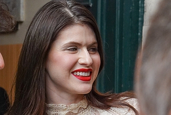 Alexandra Daddario sexy