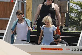 Sabrina Carpenter nipples