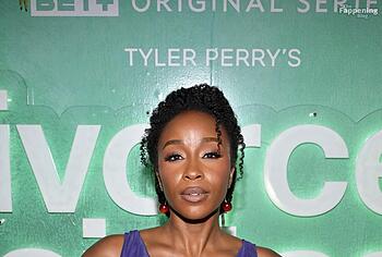 Briana Price bare tits