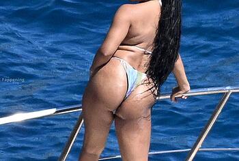 Halle Bailey booty pics