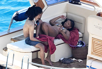 Halle Bailey nipples