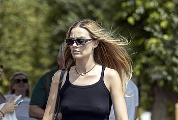 Margot Robbie nipples