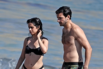 Camila Cabello paparazzi