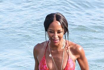 Naomi Campbell boobs