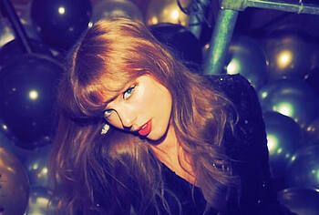 Taylor Swift hot