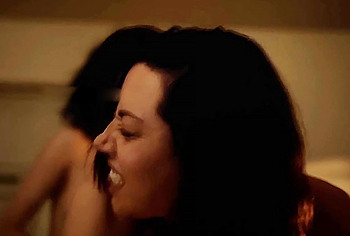 Aubrey Plaza lesbian doggy sex