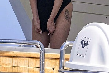 Selena Gomez frontal nude