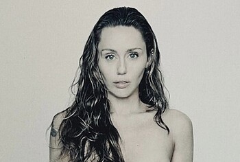 Miley Cyrus frontal nude