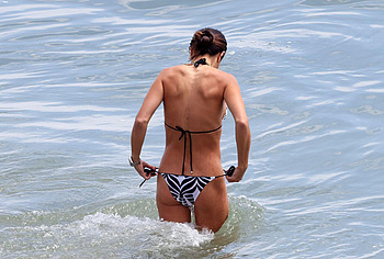 Jordana Brewster sexy bikini