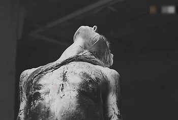 Taylor Momsen bare tits