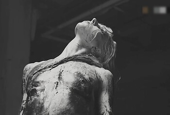 Taylor Momsen nudity