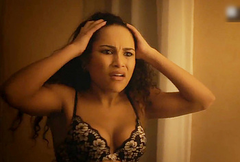 Saffron Hocking nudes