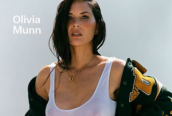 Olivia Munn boobs