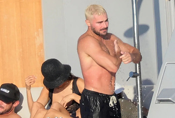 Nina Dobrev paparazzi