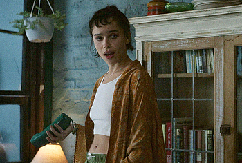 Zo Kravitz nude in Caught Stealing