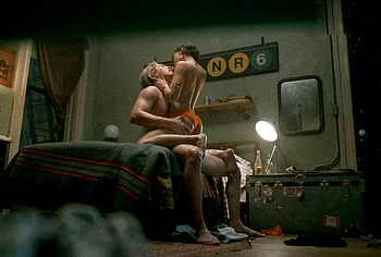 Zo Kravitz nude in Caught Stealing