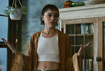 Zo Kravitz nude in Caught Stealing