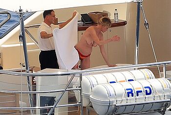 Melanie Griffith nude topless photos