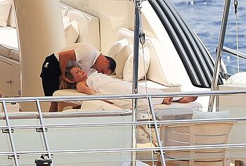 Melanie Griffith nude topless photos