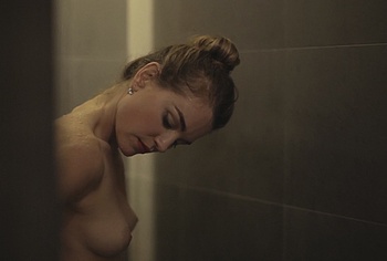 Laura Gordon nude in Embedded