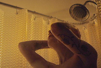 Dakota Fanning nude in Vicious