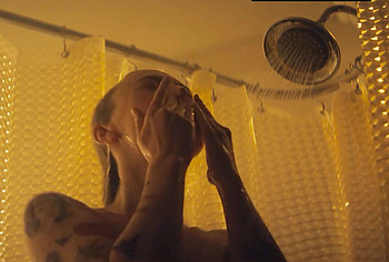 Dakota Fanning nude in Vicious