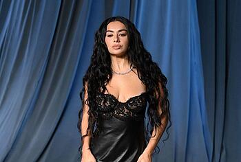 Charli XCX nipslip moment