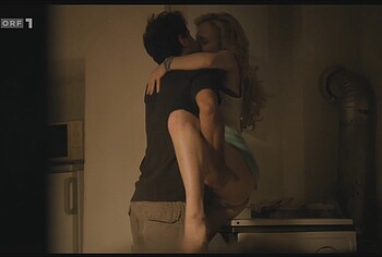 Lili Epply nude in Mein Fleisch und Blut