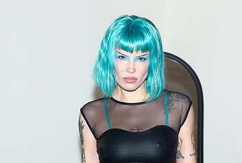 Halsey hot